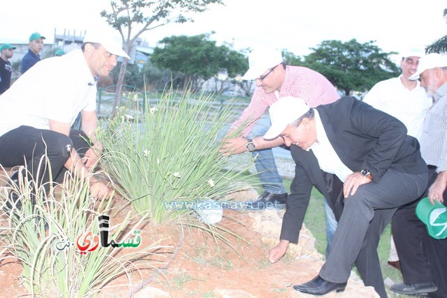  كفرقاسم - فيديو: الرئيس عادل بدير  الأيدي المتوضئة تُعمر وتحمي البلد واهله  و يشارك شباب الحرسة الاعمال التطوعية التنظيفية في مدخل البلدة